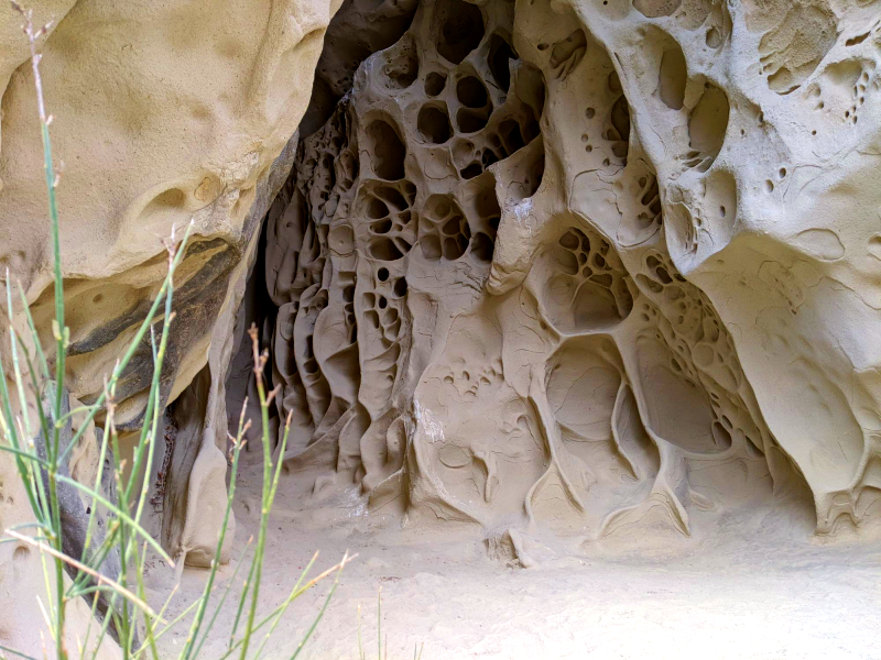 11 - I tafoni di Soprasasso ed antichi borghi