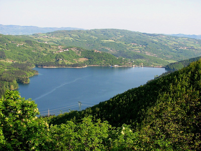 17 - Suviana, sul lago